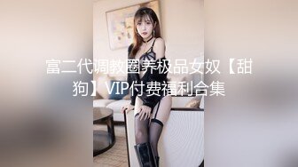 三个漂亮的姐妹花，全程露脸年轻粉嫩无毛逼，比男人更懂女人，玩的好骚吃奶舔逼道具抽插，互相爆草喷水一米