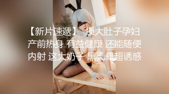 【短发清纯系美女3P双男】全身纹身小哥，前面插嘴后面舔逼