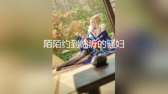 淫荡夫妻激情一刻 喜欢口活的骚妻鸡巴上放各种液体各种舔玩