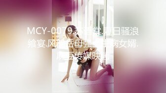 STP32740 看著很清純的妹子沒想到玩起來這麽騷，全程露臉帶個眼鏡聽狼友指揮大秀直播，一邊用道具抽插一邊用AV棒摩擦