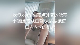 健壮小伙啪啪操逼，老熟女嗷嗷叫到高潮