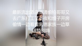 美少妇现在卖个胸罩都这么拼了不但解说功能 还要现场展现