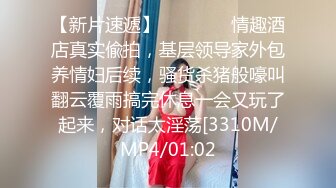 学舞蹈漂亮小姐姐首次露脸，站立一字马全裸热舞，随着音乐扭动细腰