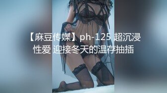 小美女被情人带到新租的公寓后在厨房扒光衣服抱在台子上操-